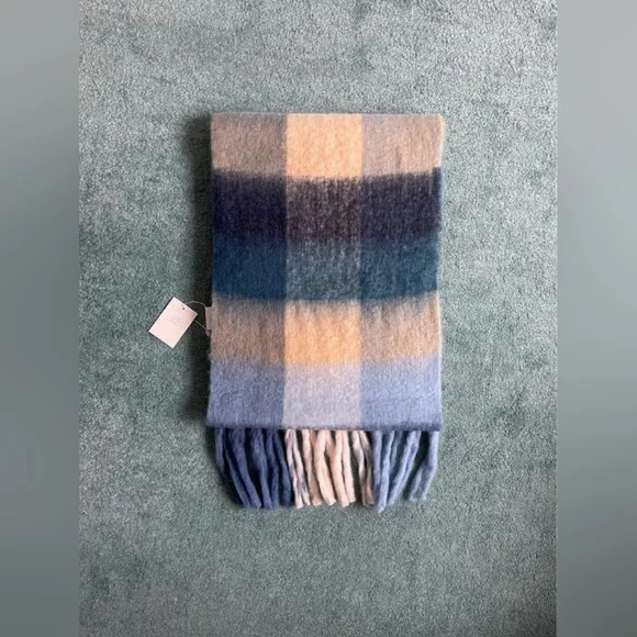 Acne Studios Scarf - Picture 3 of 6
